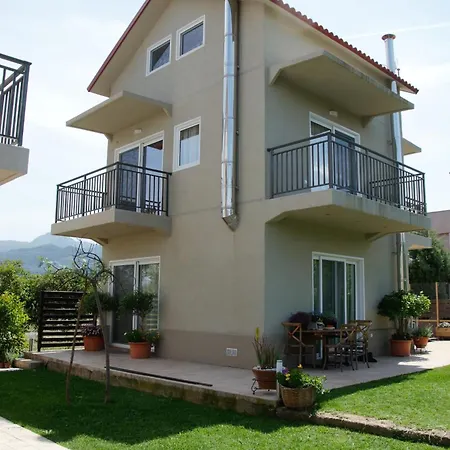 Maison De La Casa vacanze Témeni